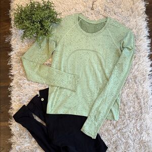 EUC Lululemon Swiftly Tech Long Sleeve Shirt 2.0 Race Length Size 6
